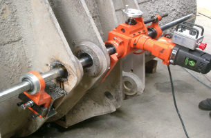Bore machining on loading shovel.jpg