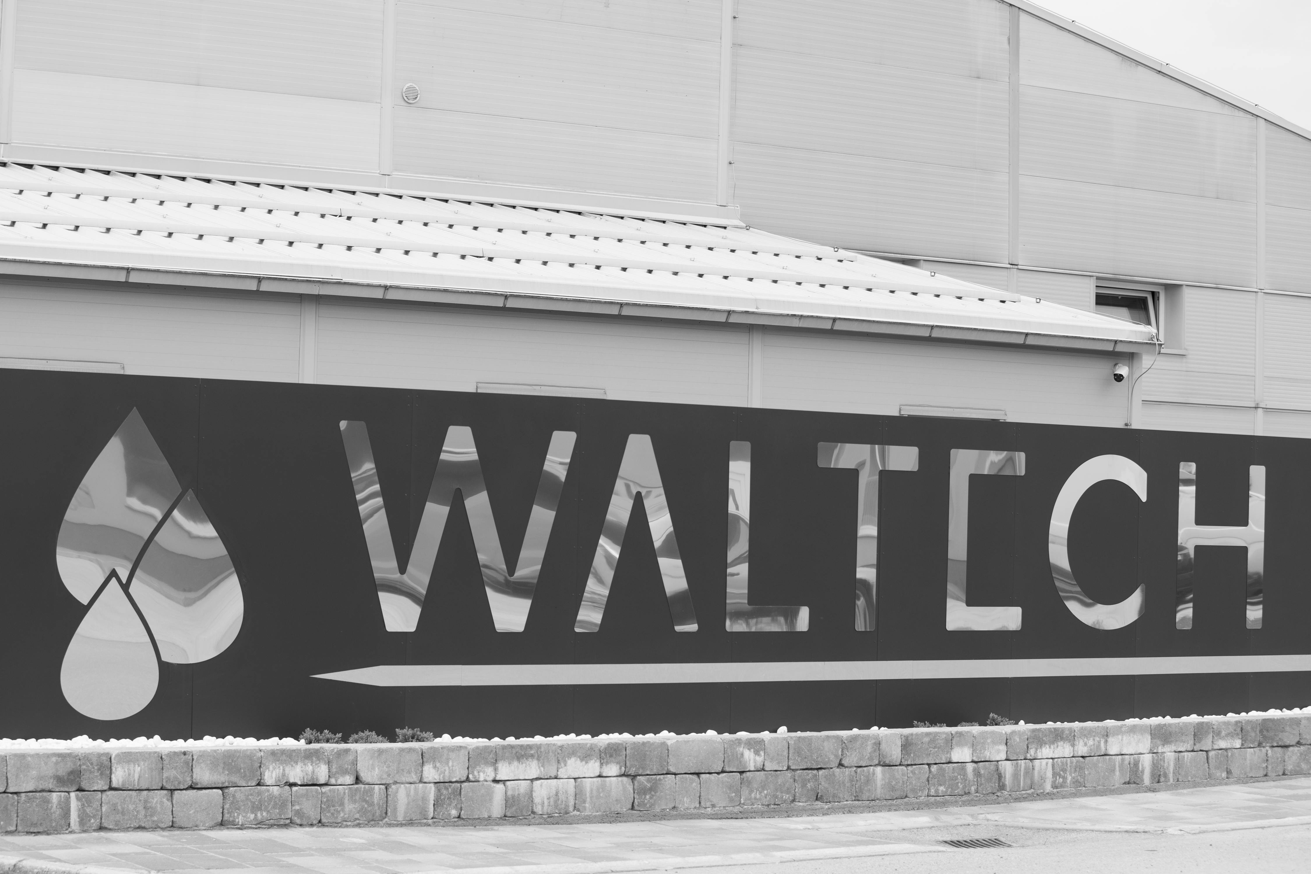 Nudimo zaposlitev-upravljalec strojev